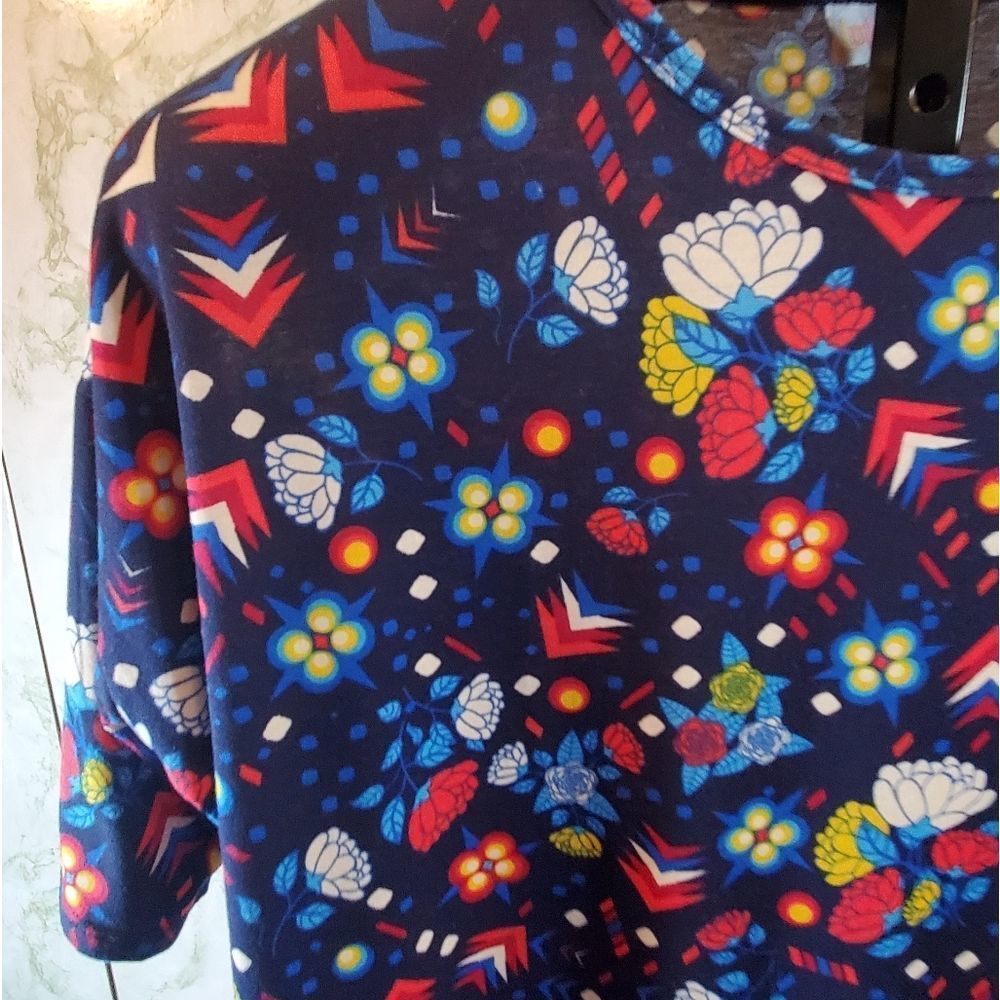 LuLaRoe Top - Picture 2 of 8